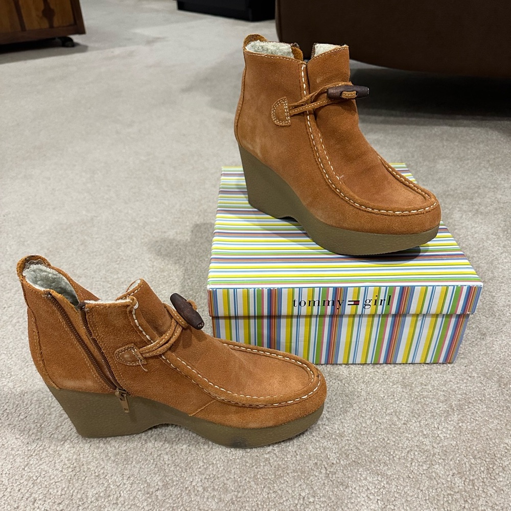 Tommy Girl “Knolls Tan” Booties.  Size 8.5.